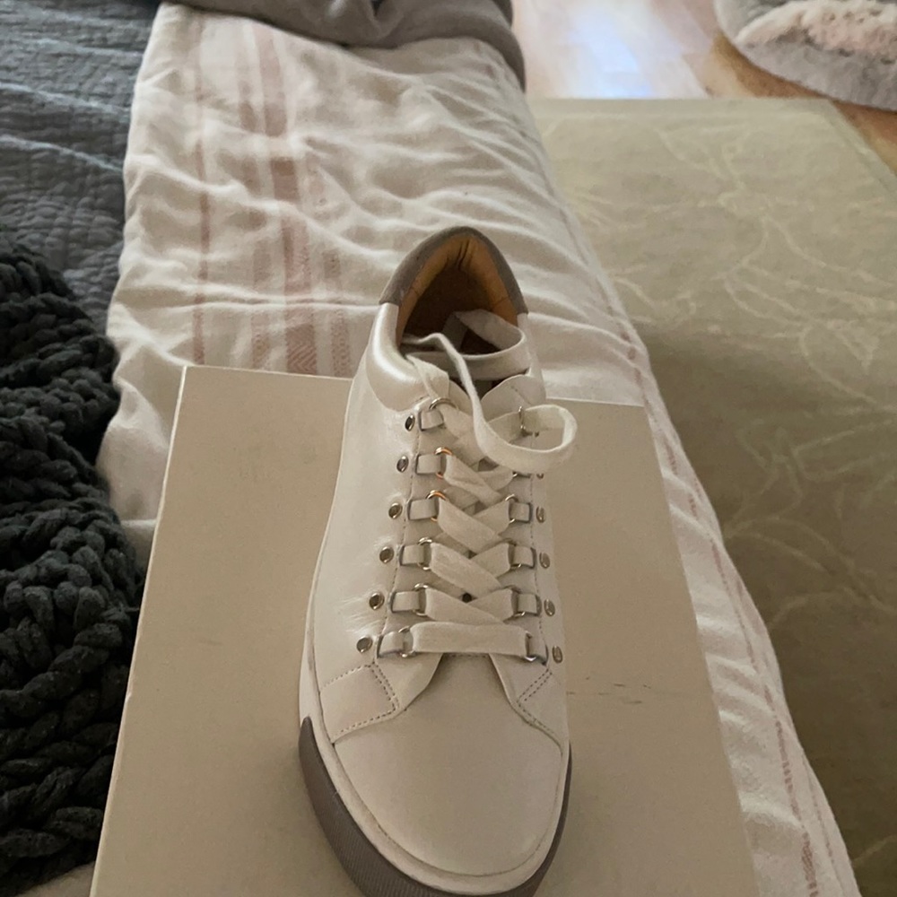 Joie Sneakers
